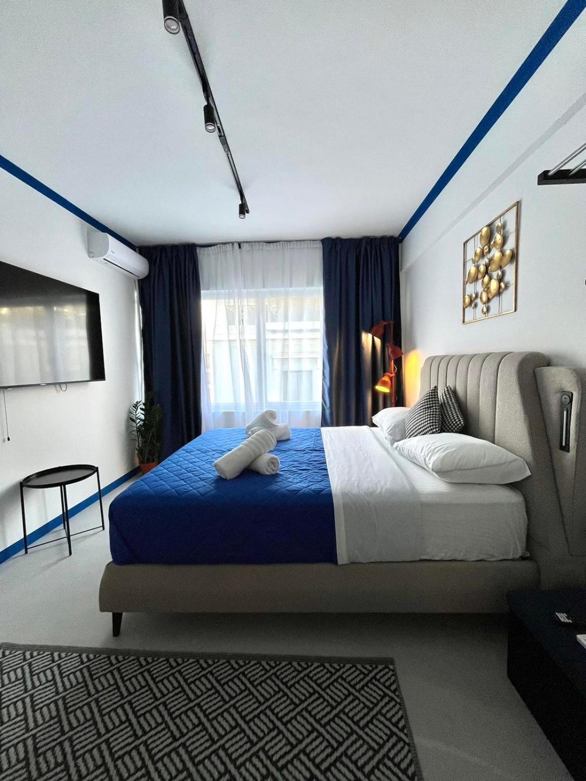 Syntagma Plaka Suite By Zeussuites Atenas Exterior foto